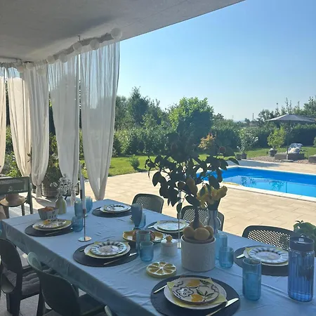 Stone House וילה Debeljaci