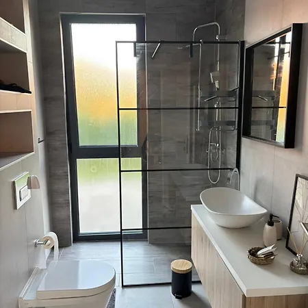 Stone House וילה Debeljaci