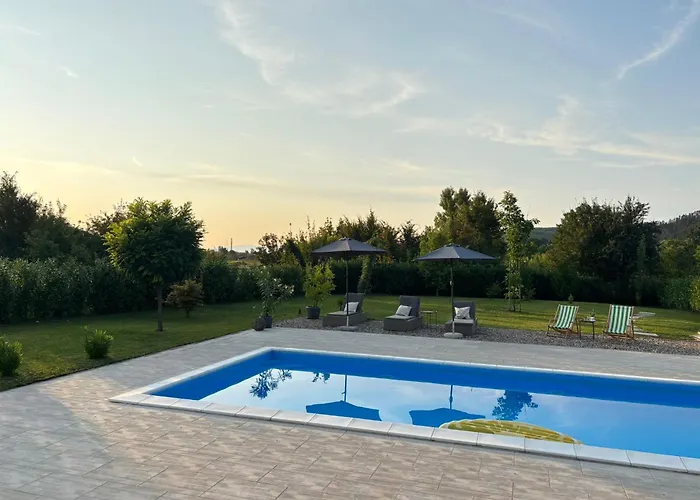 Βίλα Stone House